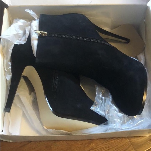 Boston Proper Shoes - Heel black boot